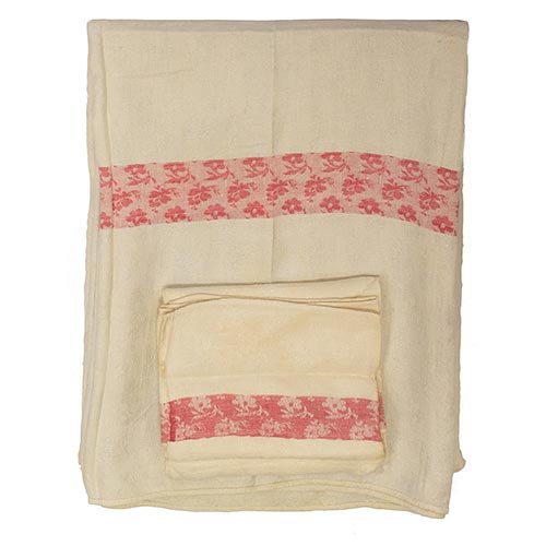 Sub.:25 - Lote: 1480 -  Mantel de lino con cenefa en rosa y seis servilletas.
