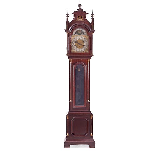 Sub.:25 - Lote: 196 -  Reloj de antesala inglés en madera de caoba. Con péndulo. 