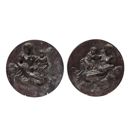 Sub.:26 - Lote: 1361 -  Pareja de tondos en bronce patinado siguiendo modelos de Clodion. Firmados Gilier. s. XX.