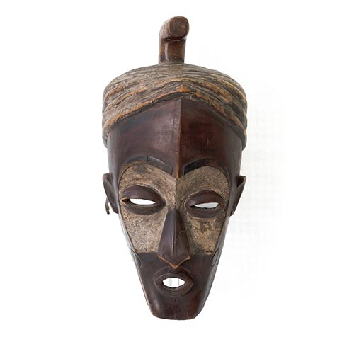 Sub.:26 - Lote: 1209 -  Mascara africana en madera tallada y policromada.