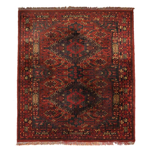 Sub.:26 - Lote: 253 -  Alfombra tipo persa con decorac�on geom�trica sobre fondo granate.