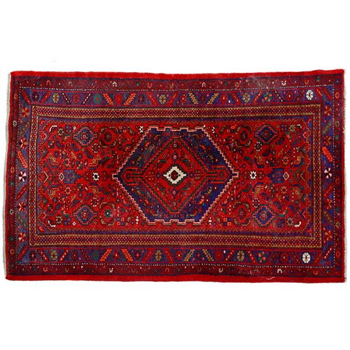 Sub.:26 - Lote: 214 -  Alfombra estilo turco, con motivo hexagonal de tipo herat� como central de campo, y orla geom�trica enmarcando la composici�n. 