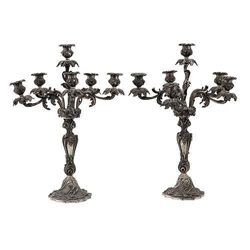 Sub.:27 - Lote: 173 -  Pareja de candelabros en bronce compuestos por seis luces.