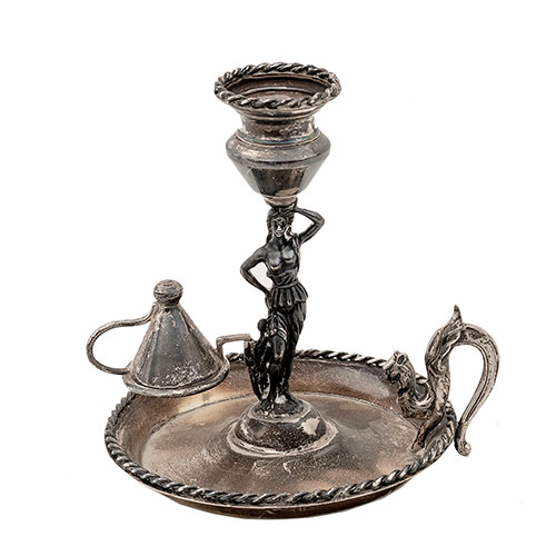 Sub.:27 - Lote: 292 -  Palmatoria con forma de dama y apagavelas realizada en plata Punzonada