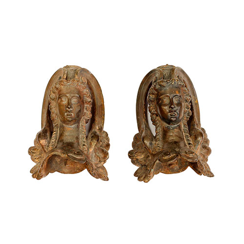 Sub.:27 - Lote: 184 -  Pareja de remates realizadas en bronce con representaci�n de cabezas de mujer.