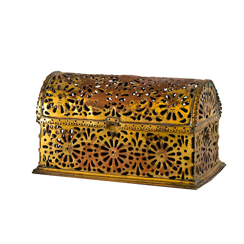 Sub.:27 - Lote: 282 -  Brasero de manos realizado en metal dorado y calado.