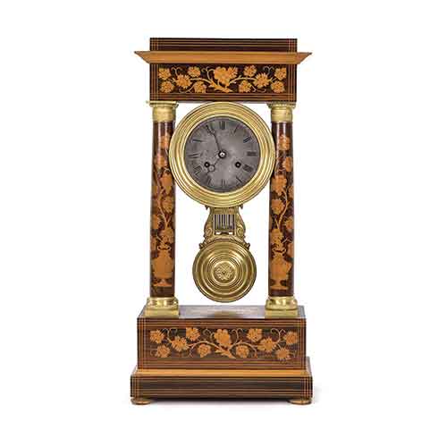 Sub.:28 - Lote: 1163 -  Reloj de columnas en madera con motivos en marquetera, S.XIX