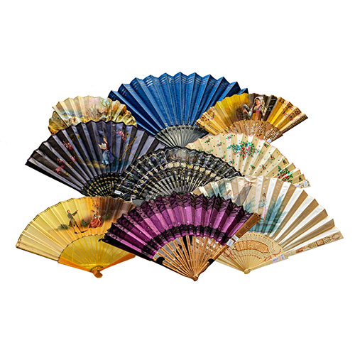 Sub.:28 - Lote: 1342 -  Lote compuesto por nueve abanicos con varillajes en marfil y madera lacada y policromada