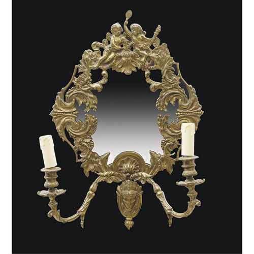 Sub.:28 - Lote: 229 -  Pareja de cornucopias en bronce con dos luces, siguiendo modelos franceses del siglo XVIII