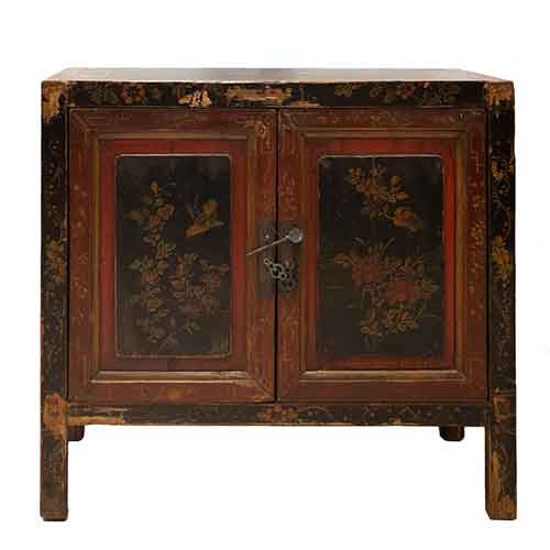 Sub.:28 - Lote: 248 -  Cabinet oriental en madera policromada