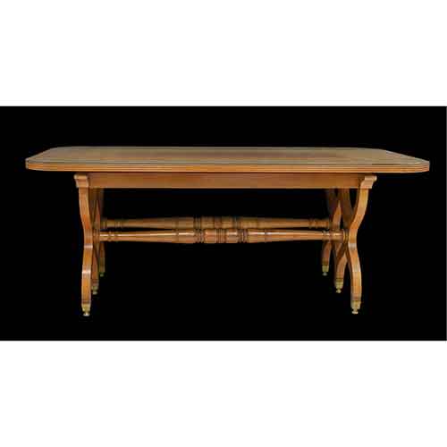 Sub.:28 - Lote: 296 -  Mesa de comedor chapeada en madera de nogal siguiendo el modelo de la situada en la Abada de Westminster