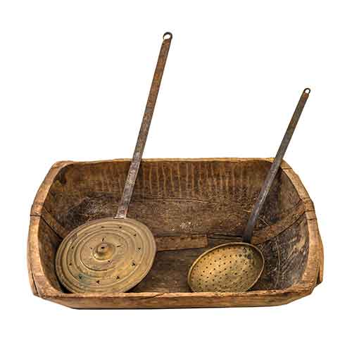 Sub.:28 - Lote: 1328 -  Pesebre con remaches.