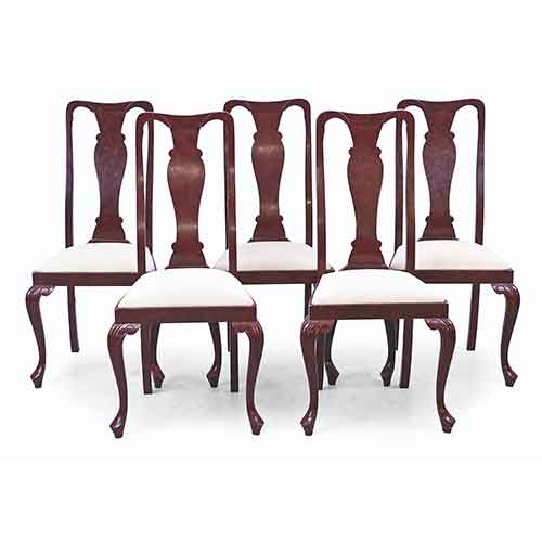 Sub.:28 - Lote: 282 -  Conjunto de seis sillas estilo reina Ana en madera de haya policromada.