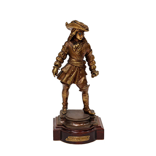 Sub.:29 - Lote: 403 -  Escultura en bronce veritable representando caballero de poca barroca. S. XX.