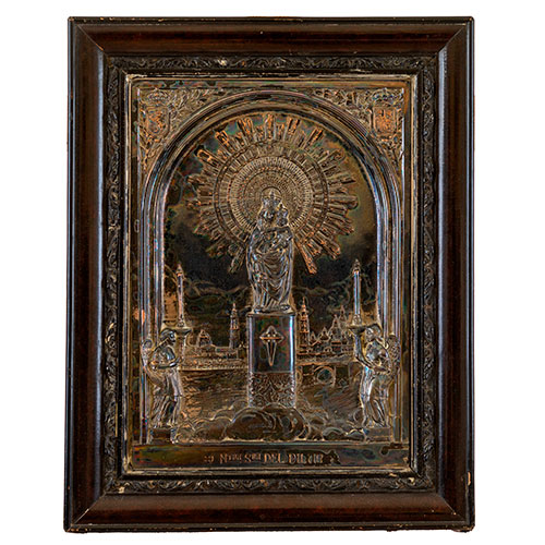 Sub.:29 - Lote: 1325 -  Virgen del Pilar con vista de Zaragoza y ngeles lampareros. Realizado en metal plateado y enmarcado