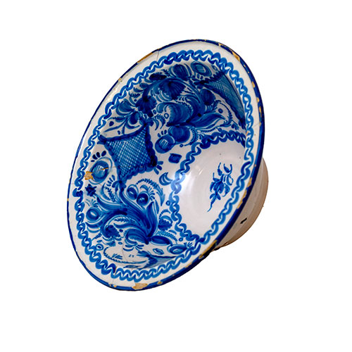 Sub.:29 - Lote: 1278 -  Frutero en cer�mica blanca y azul