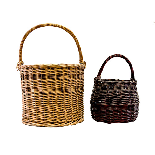 Sub.:3-On - Lote: 211 -  Lote de dos cestas de mimbre en diferentes tama�os. Una tintada.