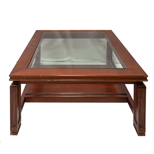 Sub.:3-On - Lote: 39 -  Mesa baja de centro en madera y cristal. Con desperfectos.