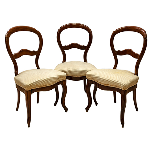 Sub.:3-On - Lote: 28 -  Seis sillas isabelinas con respaldo de pala. Una con pata rota.