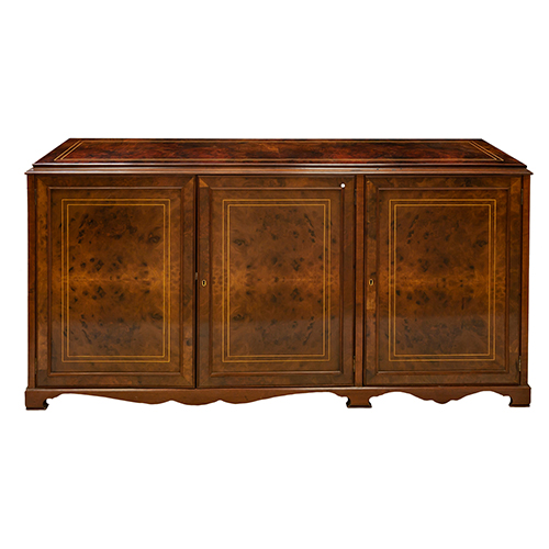 Sub.:3-On - Lote: 26 -  Aparador de comedor de tres puertas con marqueter�a de limoncillo.