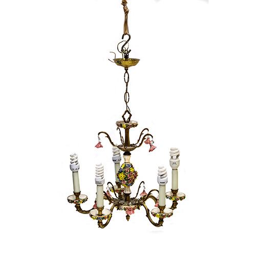 Sub.:3-On - Lote: 135 -  L�mpara de techo de cinco luces en bronce y cer�mica.