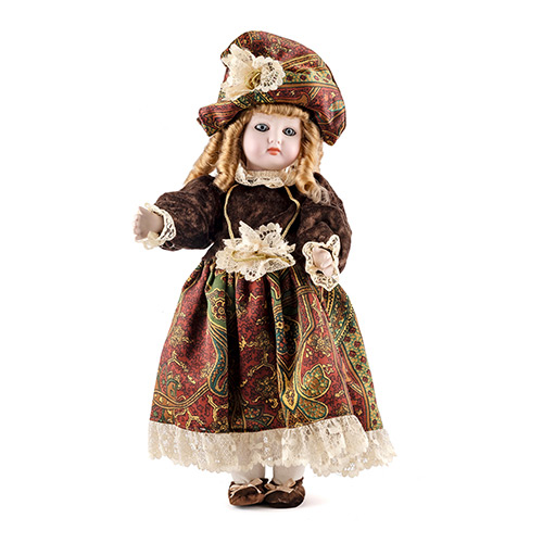 Sub.:3-On - Lote: 335 -  Mu�eca con cabeza de porcelana, con marca de Ram�n Ingles 27 en la nuca.