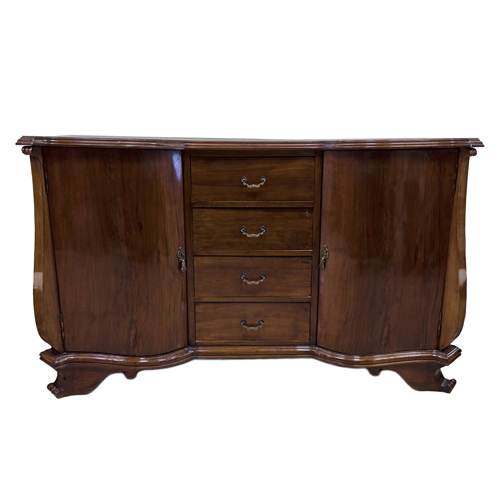 Sub.:3-On - Lote: 13 -  Aparador de dos puertas y cuatro cajones, ca. 1940.