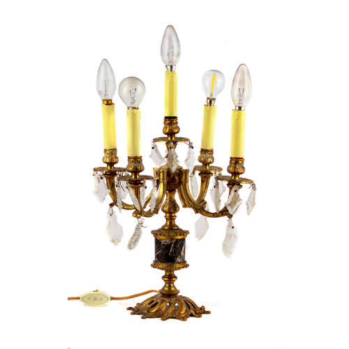 Sub.:3-On - Lote: 150 -  Candelabro de mesa. De 5 luces, en bronce, cristal y m�rmol.