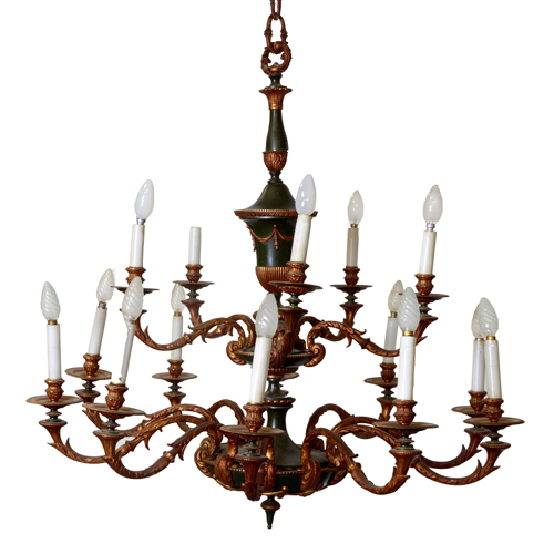 Sub.:3-On - Lote: 141 -  L�mpara de techo en lat�n de quince luces y dos p�tinas.