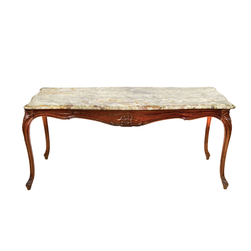 Sub.:3-On - Lote: 0 -  Mesa baja de saln en madera tallada estilo Luis XV, con tapa de mrmol.