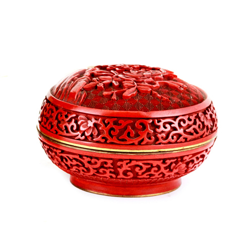 Sub.:3-On - Lote: 216 -  Caja de metal esmaltado en azul con exterior simulando laca. Motivos orientales.