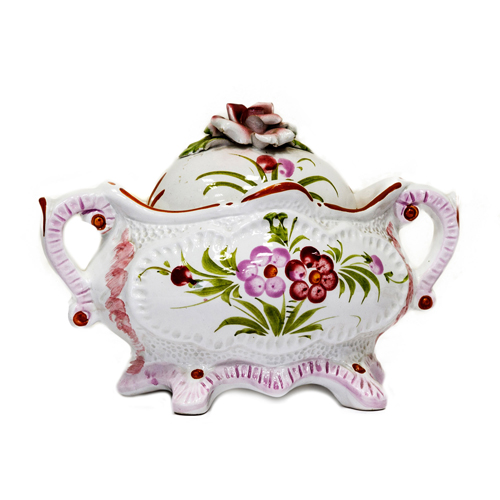 Sub.:3-On - Lote: 311 -  Sopera decorativa en cer�mica esmaltada decorada con motivos florales.