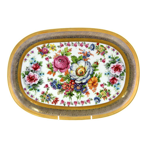 Sub.:3 - Lote: 262 -  Bandeja de cer�mica alemana con decoraci�n profusa de flores. Con marcas en el reverso 