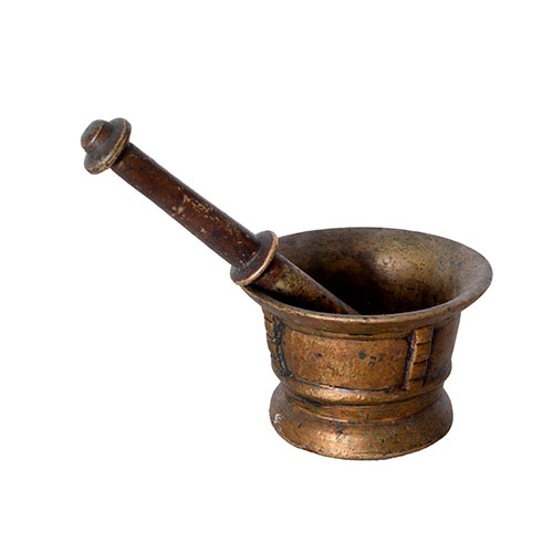 Sub.:30 - Lote: 285 -  Almirez en bronce con mano