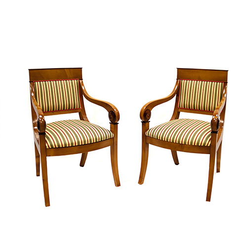 Sub.:31 - Lote: 184 -  Lote de ocho sillones Estilo Restauraci�n en madera de cerezo con tapicer�a a rayas. En perfecto estado