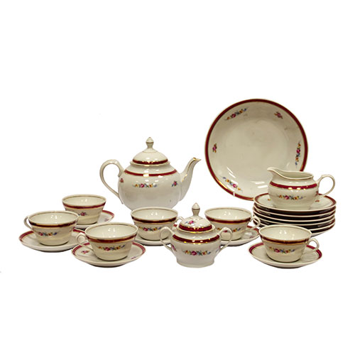 Sub.:31 - Lote: 262 -  Juego de caf� con flores y ribete granate