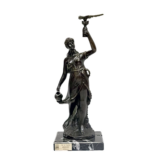 Sub.:31 - Lote: 112 -  Mujer con �guila