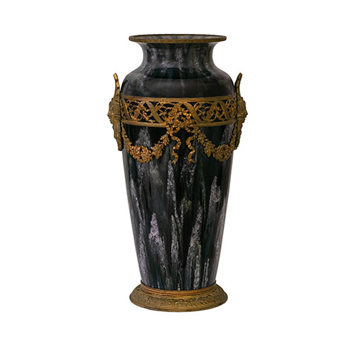 Sub.:31 - Lote: 150 -  Jarr�n realizado en gres con montura de bronce