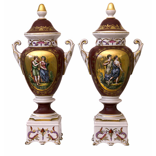 Sub.:31 - Lote: 174 -  Pareja de jarrones con decoraci�n pintada representando las artes. A�os 70