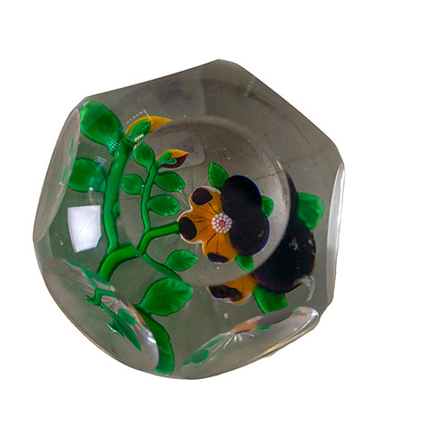 Sub.:31 - Lote: 327 -  Pisapapeles en cristal