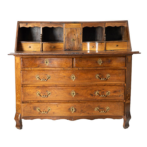 Sub.:31 - Lote: 264 -  Canterano catal�n en madera de nogal con marqueter�a de boj s. XVIII