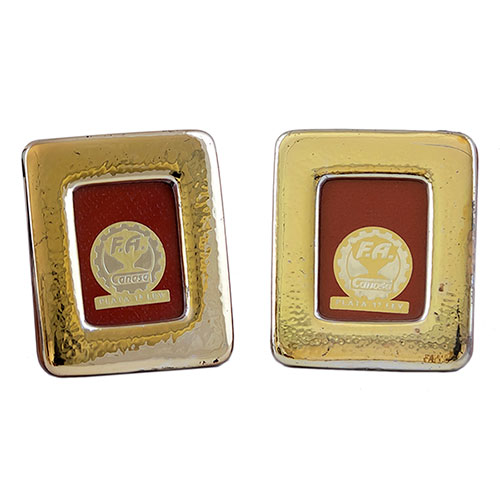 Sub.:32 - Lote: 211 -  Pareja de dos peque�os portarretratos en plata.