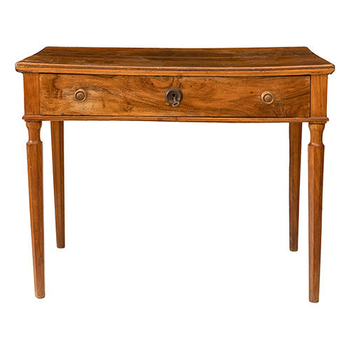 Sub.:32 - Lote: 1293 -  Mesa en madera de nogal.