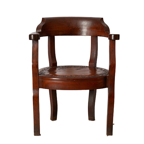 Sub.:32 - Lote: 1358 -  Sill�n de despacho de �poca alfonsina en madera de caoba.