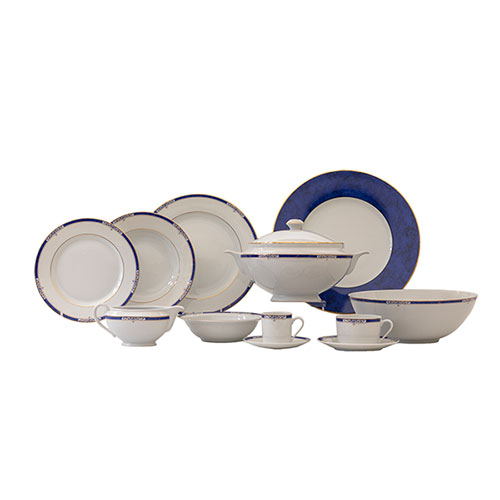 Sub.:32 - Lote: 1287 -  Vajilla en porcelana de Limoges Guy Degrenne Modelo Bergame compuesta por sopera, ensaladera, salsera, 12 platos hondos, 36 llanos, 24 de postre, 12 consomeras, 12 tazas de te y 12 de caf� con sus platos y 6 bajoplatos.