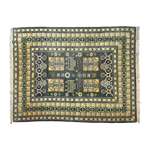 Sub.:32 - Lote: 344 -  Alfombra en lana con tonalidades verdes y negro.