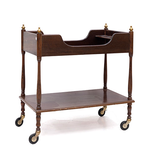 Sub.:32 - Lote: 1463 -  Camarera botellero en madera patinada con ruedas