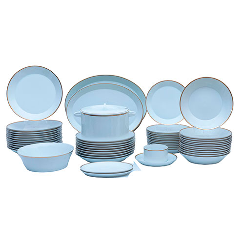 Sub.:32 - Lote: 1452 -  Vajilla de Bidasoa 21 llanos , 12 hondos y 12 de postre, ensaladera, sopera , salsera y cinco fuentes.Con piquetes.