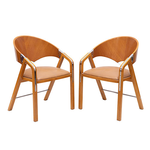 Sub.:32 - Lote: 1372 -  Pareja de butacas de dise�o en madera natural y metal, asiento en cuero.