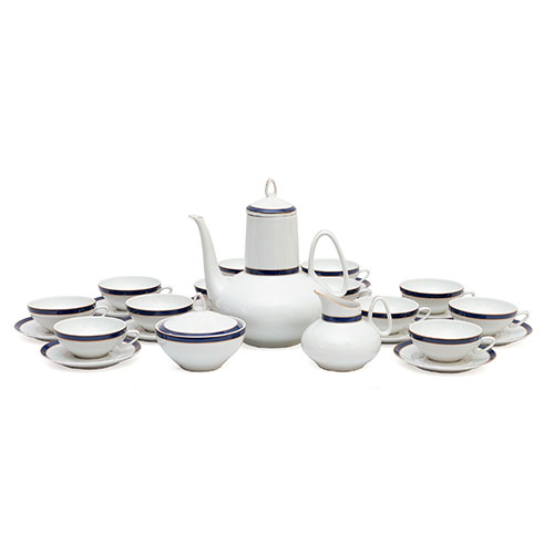 Sub.:32 - Lote: 1466 -  Juego de caf� de doce servicios en porcelana de Limoges